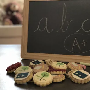 Joli Cookie found the perfect way to say thanks to those superfantabulous teachers and school staff!