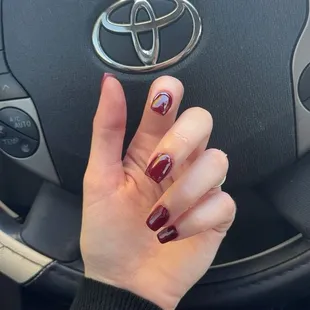 Wine red nails for the fall season