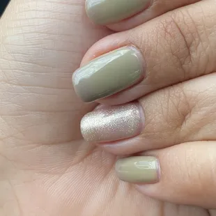 As you can see the tips were the actual color and the rest of the nails were green/yellow