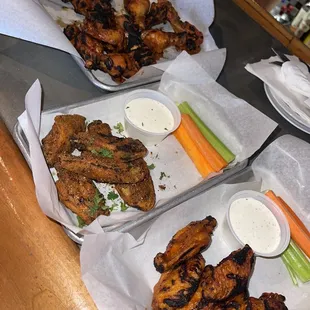 JP Dry Rub &amp; Honey Hot Wings