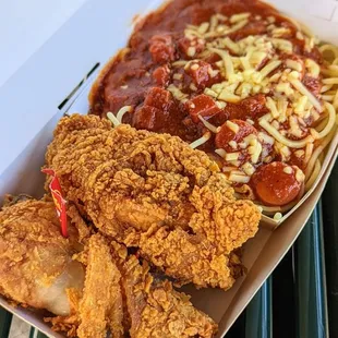 2 Piece Spicy Chickenjoy &amp; Jolly Spaghetti | Instagram: @telephonesmoothie