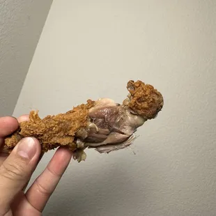 6 Piece Chickenjoy Bucket i ordered online one of the chicken is like this