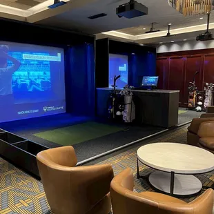 Enjoy an immersive virtual gaming experience in Jolliet House with our all-new, Topgolf Swing Suite. Offering two bays, a signature food and
