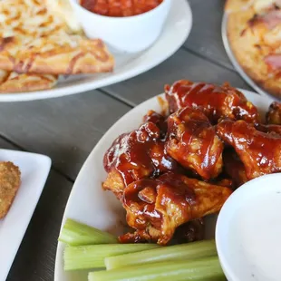 Generous portions - Jolly Ollie&apos;s Pizza and Pub restaurant food - wings, pizza, sandwhiches, pasta