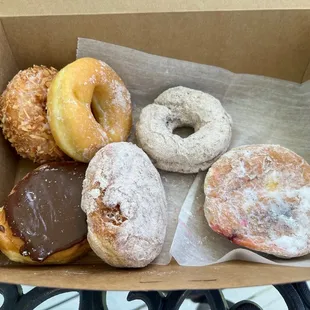 Toasted coconut, honey dipped, cinnamon sugar, chocolate dipped banana creme, apple filled, raspberry filled
