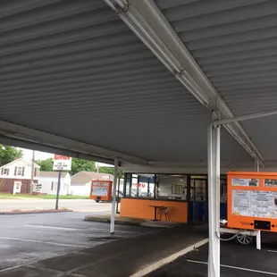 Pull up- and a car hop brings your food