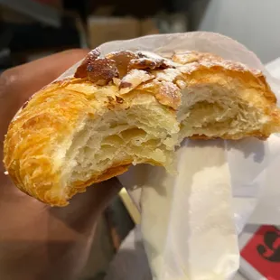 almond croissant that&apos;s flaky and warm