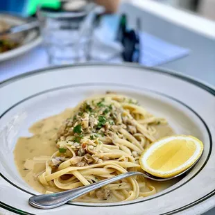 Linguine &amp; Clams, Garlic, Crushed Chili, White Wine