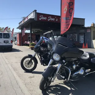 oysters and mussels, outside