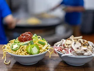 Frank & Furter’s Handcrafted Hot Dogs