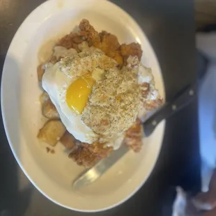 Eggs and hash browns