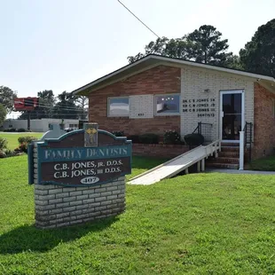 Welcome to the Dental Office of Dr. Clifford Jones! Your care is our first priority.