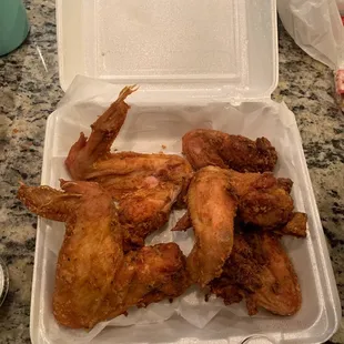 Whole fried chicken wings