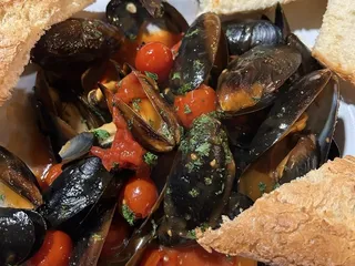 528 Italian American