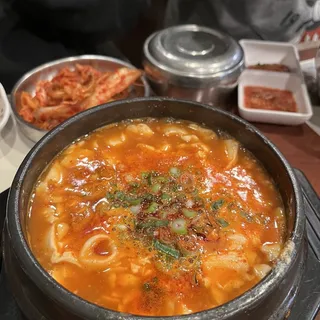 16. Soft Tofu Soup w/ Seafood ( )