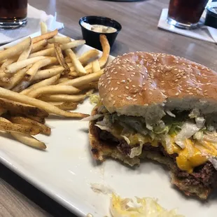 Jonna Burger.  Amazing taste. Fries great. The Jonna Sauce is amazing!