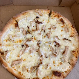 Chicken Alfredo Pizza