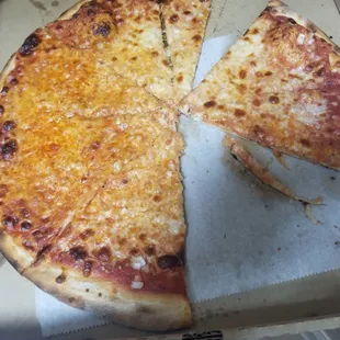 This was supposed to be an onion pizza with xtra onions. Very little onions and missing some cheese in spots. Didn't taste good at all.