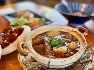 Me Va Con Vietnamese Kitchen