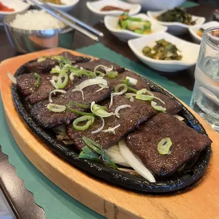Grilled Beef Patties ()