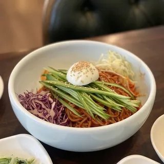 Spicy Noodles with Vegetables ()