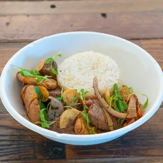 SAUTEED BEEF TENDERLOIN AND FRIES ( LOMO SALTADO)