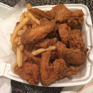 10 wings n fries
