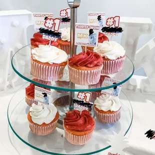 Strawberry cupcakes. Custom cupcake toppers from Instagram @itsjust.katrina / @P6KrewKreations