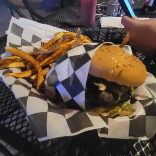 1/2lb Bacon mushroom cheeseburger