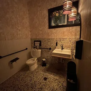 Restroom was clean and smell so gooddddd