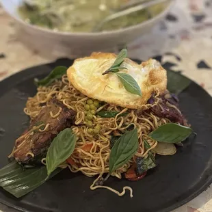 Drunken noodle + fried egg