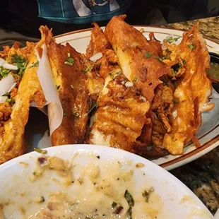 food, chicken wings and fried chicken