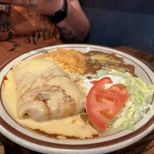 a plate of mexican food
