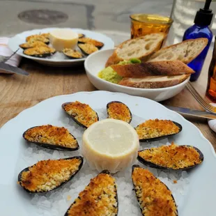 Hummus and baked mussels.