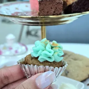 cupcakes, food, dessert