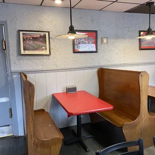 Joseppi&apos;s Pizza - Dining Room