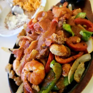 Mix fajitas. Did not like the red sauce on top