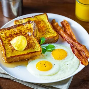 *Breakfast* Served 7 days a week, and until 2pm on Saturday and Sunday.