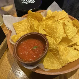 Chips &amp; salsa