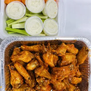 Buffalo Wings with veggies