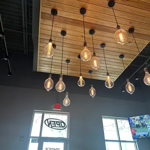 Love the retro lights.