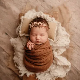 Omaha Photographer-Newborn Photographer