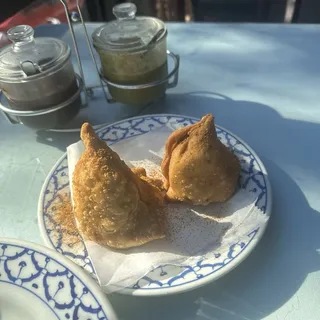 2 Piece Vegetable Samosa