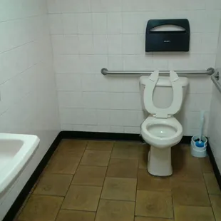 Men's bathroom was clean. I can't speak for the woman's though didn't get a chance to see it