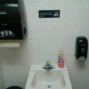 Up-to-date cleaning sink products. And got shape and clean nice