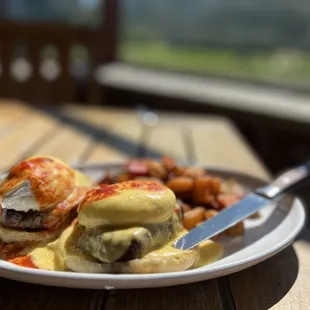 Petite Filet Benedict