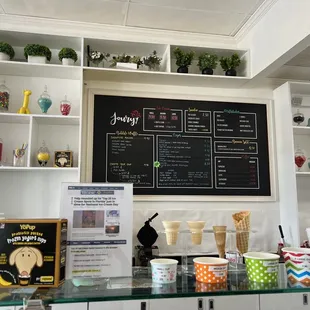 ramen and noodles, interior