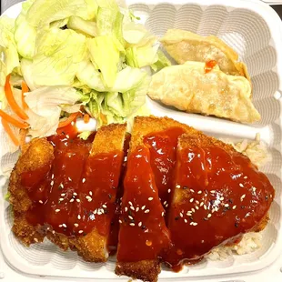 the chicken katsu bento with house made spicy sweet sauce! I just can&apos;t stop eating this. ;)