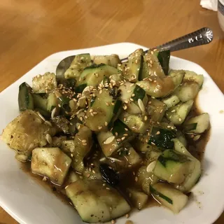 Chinese Crushed Cucumber Salad