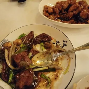 Black Pepper Beef Noodles